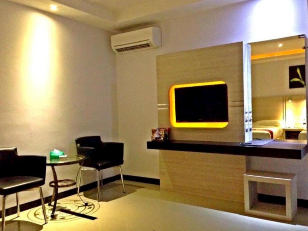 89 Hotel Batam Nagoya Exterior photo