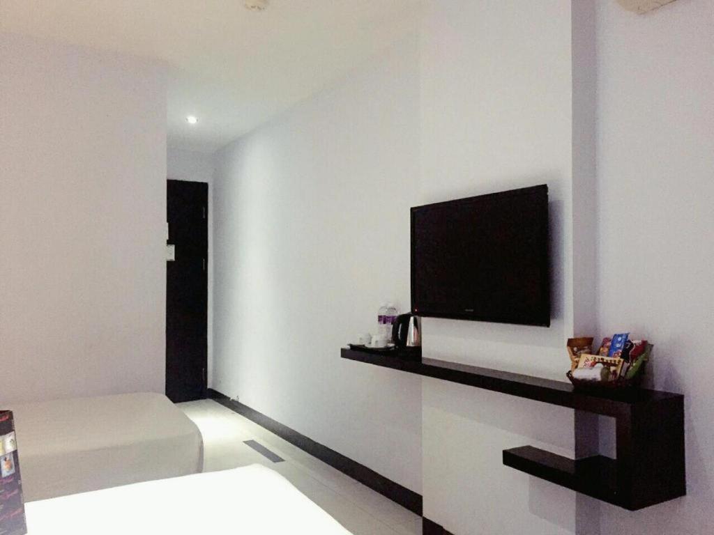 89 Hotel Batam Nagoya Exterior photo