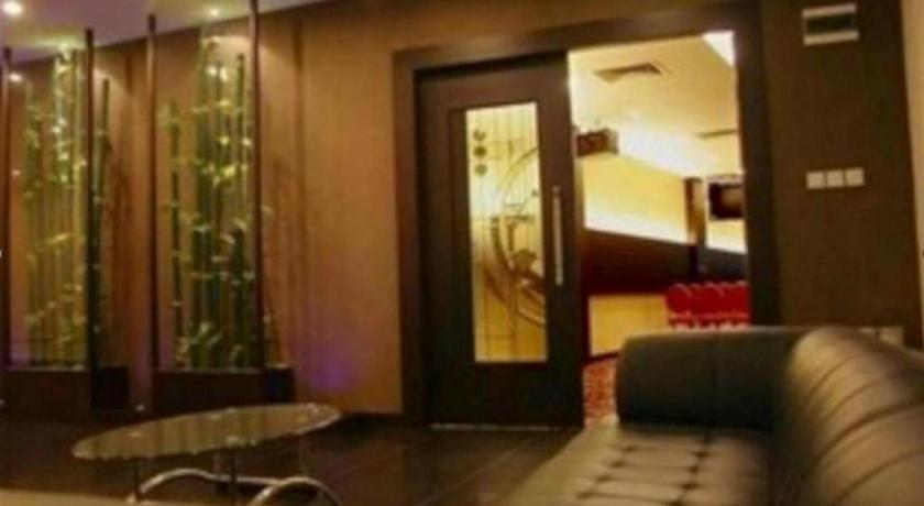 89 Hotel Batam Nagoya Exterior photo